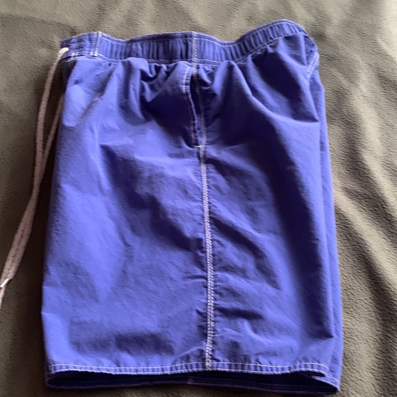 Men’s Newport Blue swim trunks.  Blue with green accents.  Size Large. - Picture 6 of 6